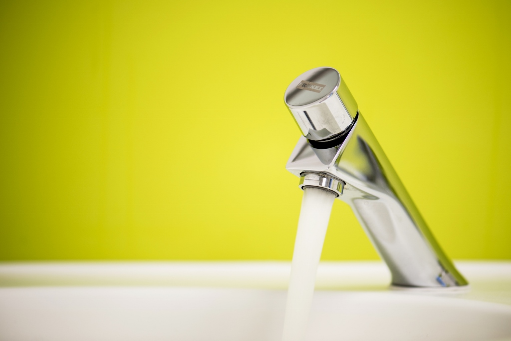 What different types of commercial taps are available, and what are their benefits?