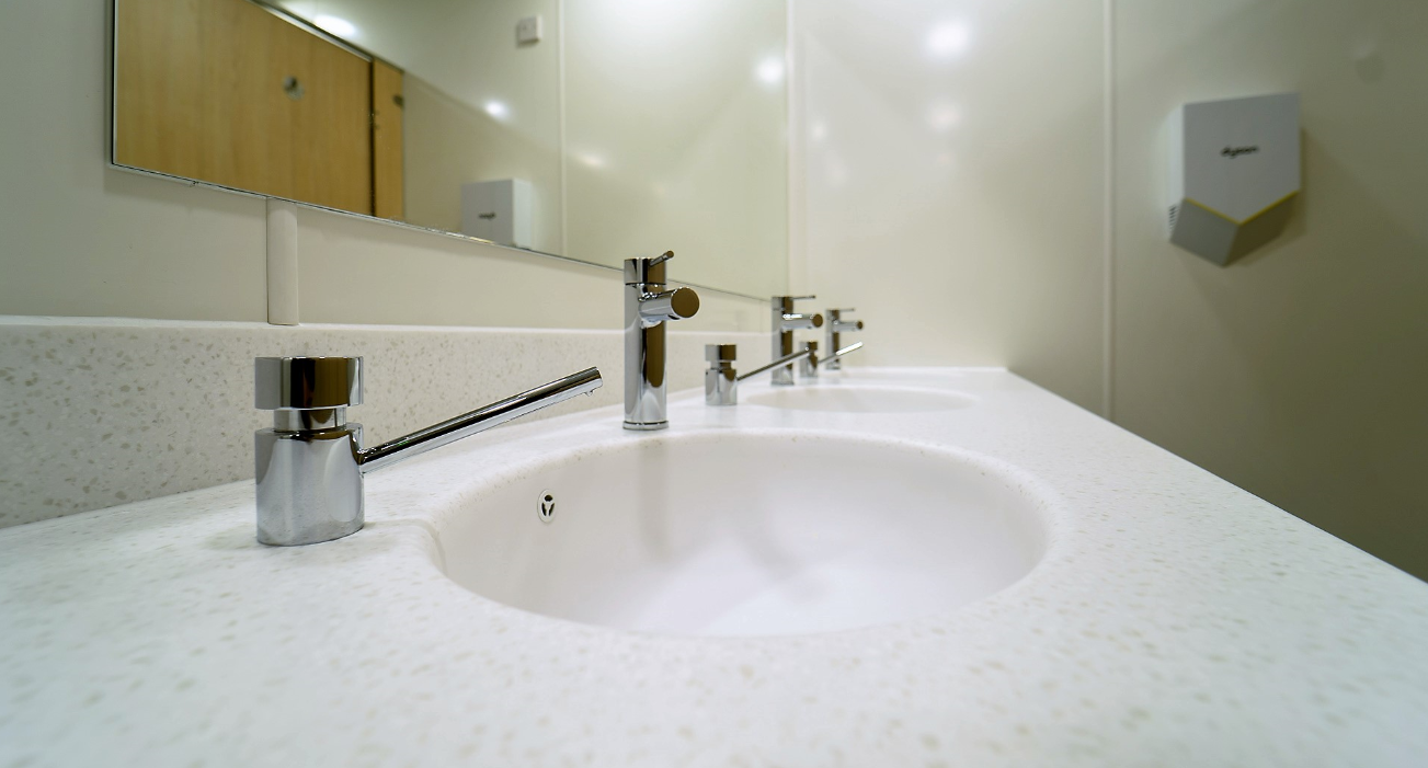 Soap Dispensers White Liquid Soap / Sanitiser Dispenser