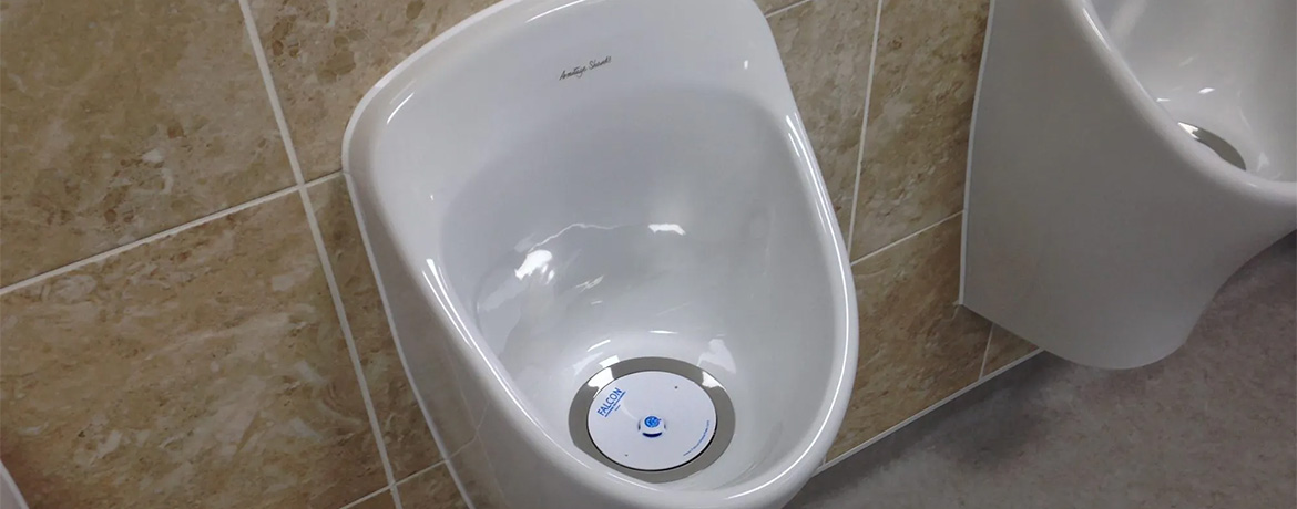 The Pros and Cons of Waterless Urinals