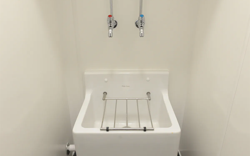 Chertsey Camping and Caravanning Club - Urinals