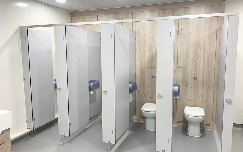 Gooch & Housego Washrooms Image Gallery - Toilet Cubicles