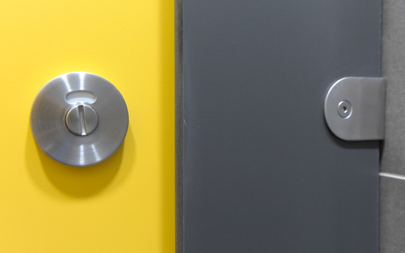 London Government Laboratory - Cubicle Lock