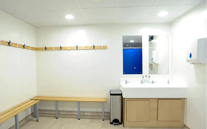 Royal Motor Yacht Club - Changing Room Overview