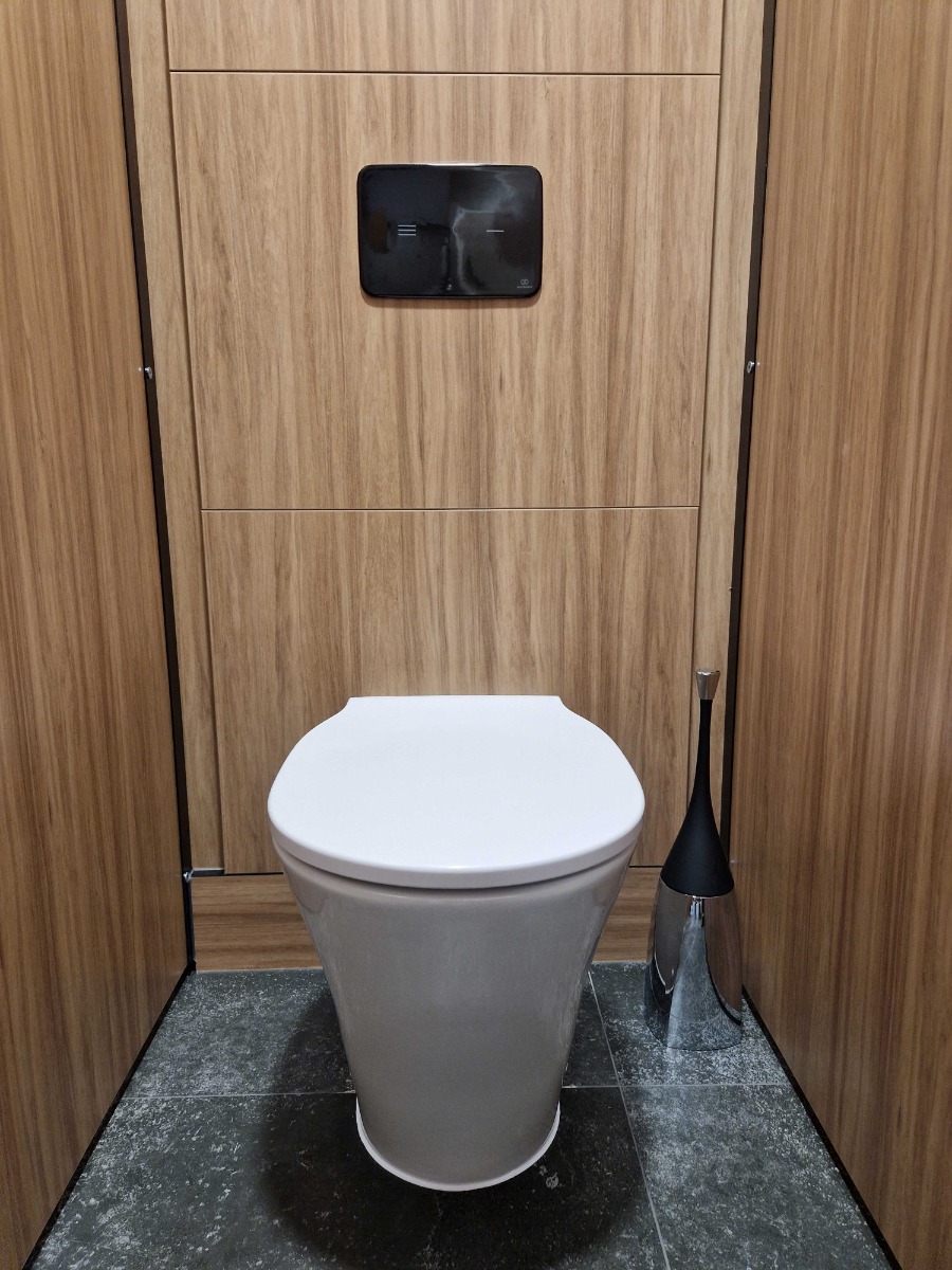 Commercial Washrooms Toilet