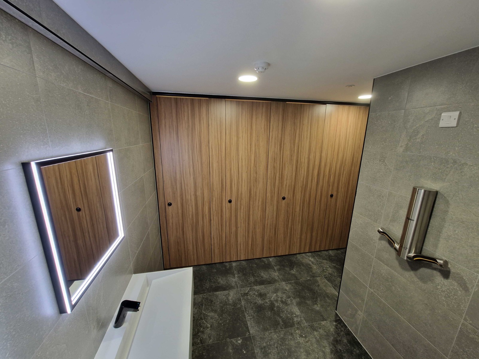 Commercial Washrooms Toilets