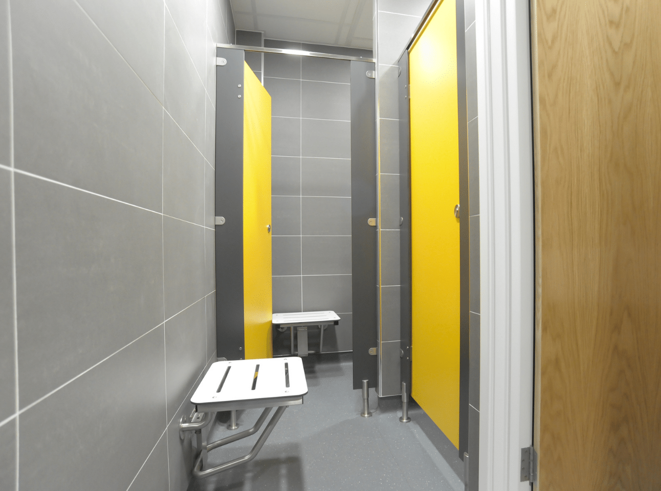 Shower Room | National Physics Laboratory Case Study | Commercial Washrooms