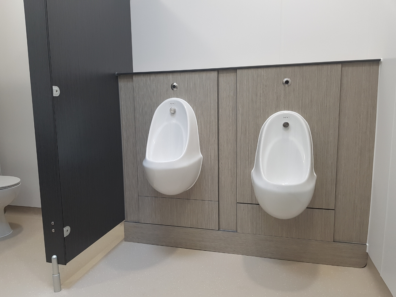 Poole Grammar School Washroom Renovation | Commercial Washrooms