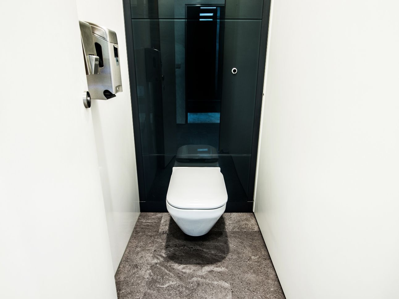 Executive Washroom Refurbishment | Commercial Washrooms