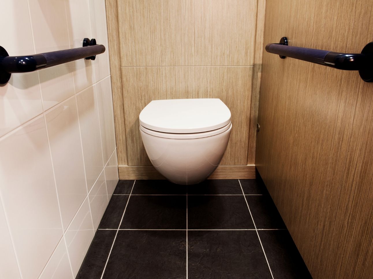 Cambridge University Wolfson College | Case Study | Commercial Washrooms