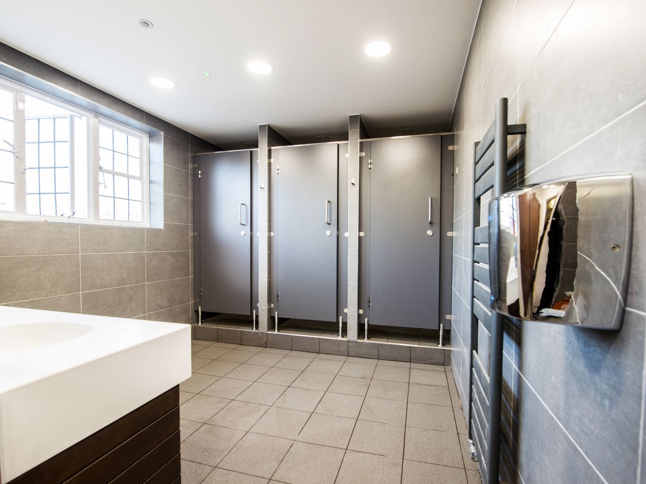 Muswell Hill Golf Club | Washroom Refurbishment | Commercial Washrooms